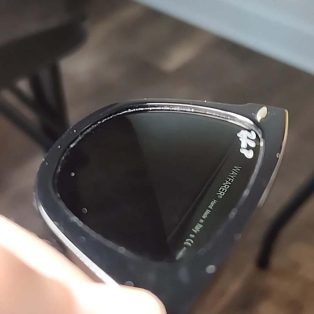Ray-Ban Black Sunglasses with‎ Case